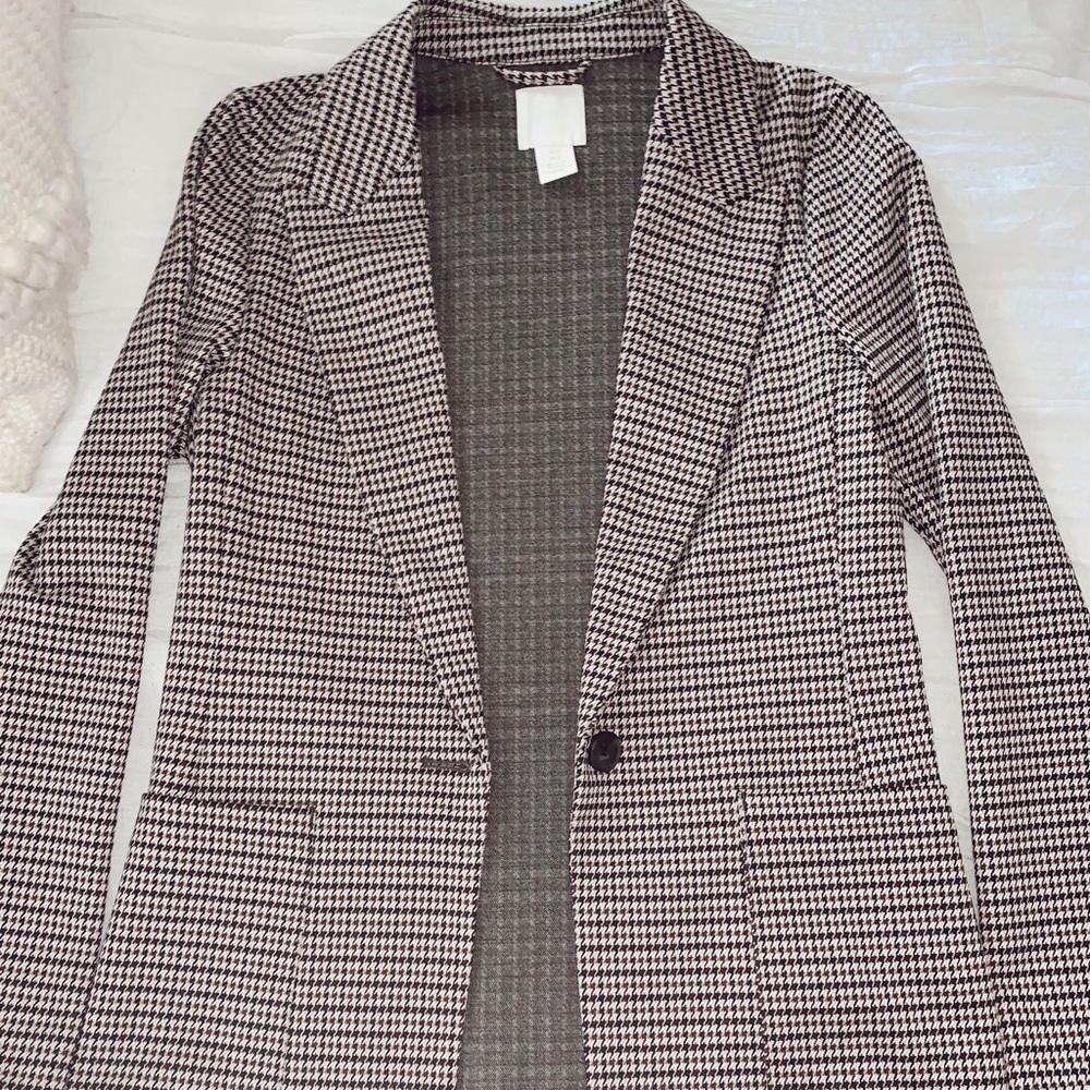 Plaid blazer with buttons and pockets
